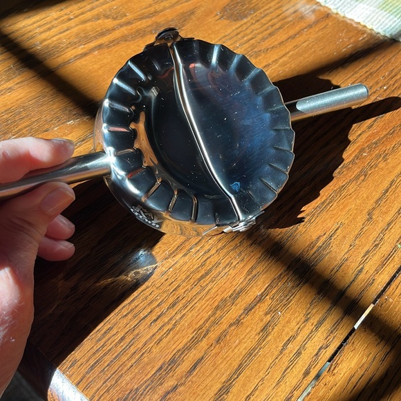 Stainless Steel Ravioli Mould Pierogi Dumpling Maker Wrapper Pastry Dough Cutter - Picture 5 of 9